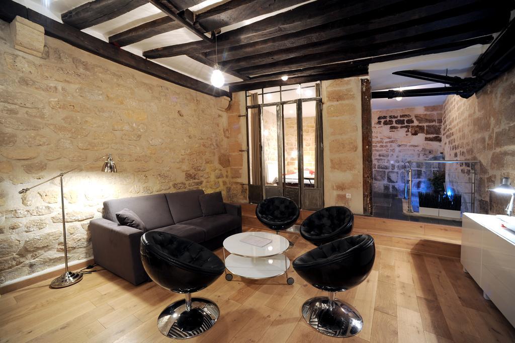 Unique Loft Apartment In Le Marais ปารีส ภายนอก รูปภาพ
