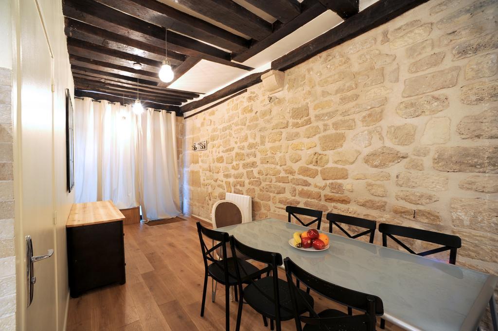 Unique Loft Apartment In Le Marais ปารีส ภายนอก รูปภาพ